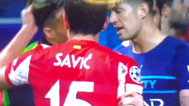 Video: el jalón de pelo de Savić a Grealish en medio de la campal entre jugadores del Atlético y del City