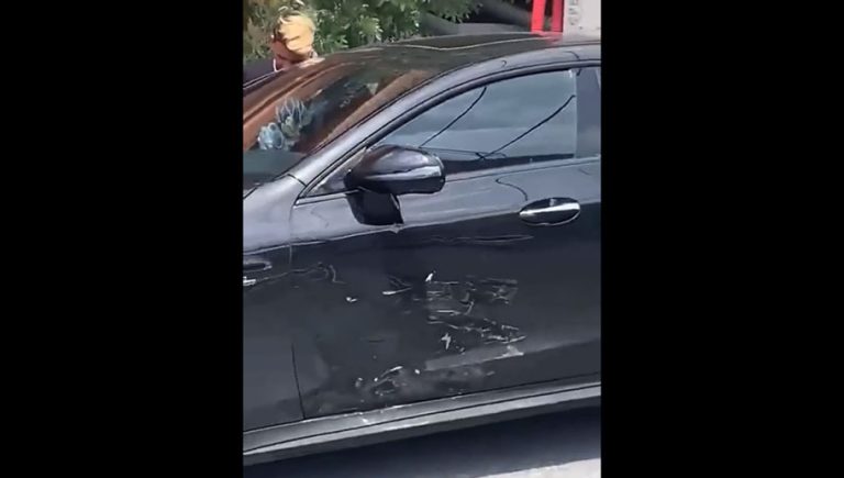 Video: Aficionado provoca a Jefferson Soteldo tras accidente automovilístico