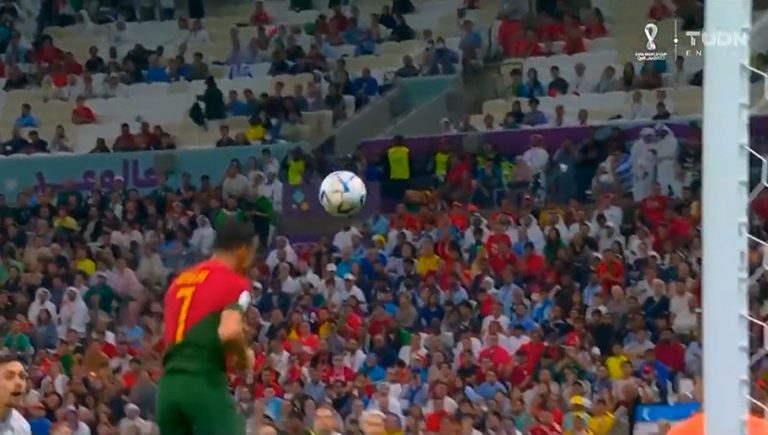 Video: ¿La tocó CR7? El gol de Portugal que deja a Uruguay al borde de la eliminación