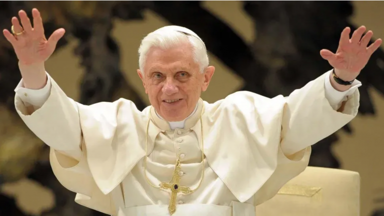 “Delgado y demacrado”; las últimas FOTOS de Benedicto XVI que impactaron a todos