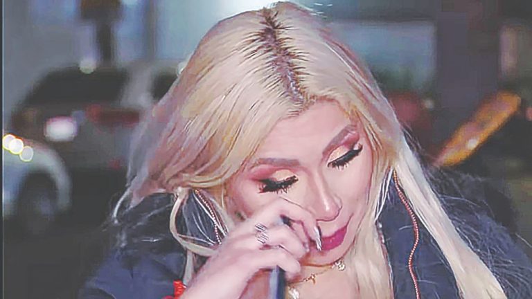 La Bebeshita confiesa que enfrenta graves problemas de salud debido a sus cirugías estéticas