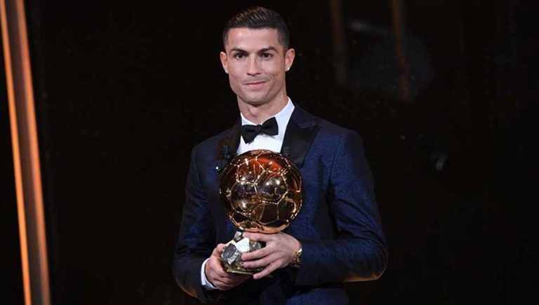 Cristiano Ronaldo se deshace de uno de sus Balones de Oro