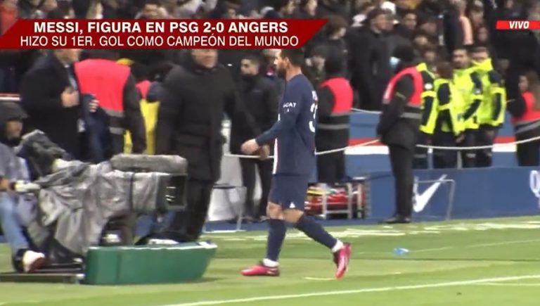 Video: Messi se niega a saludar a los aficionados del PSG tras el término del partido
