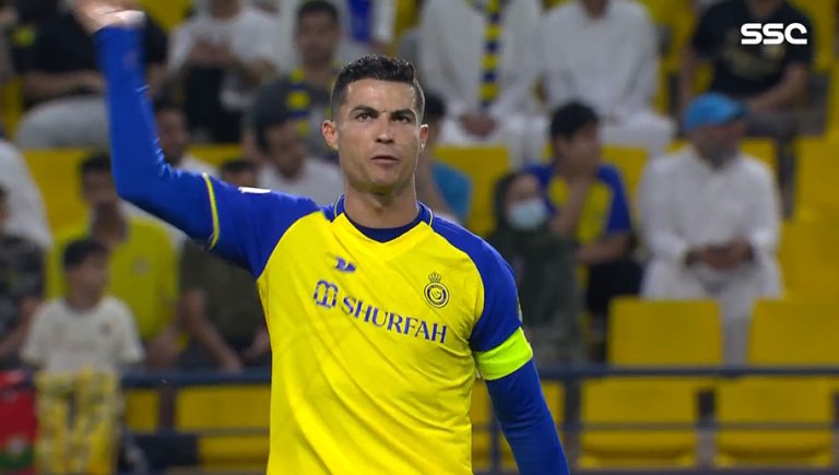 Video: la explosión de Cristiano Ronaldo con el árbitro en el partido del Al-Nassr