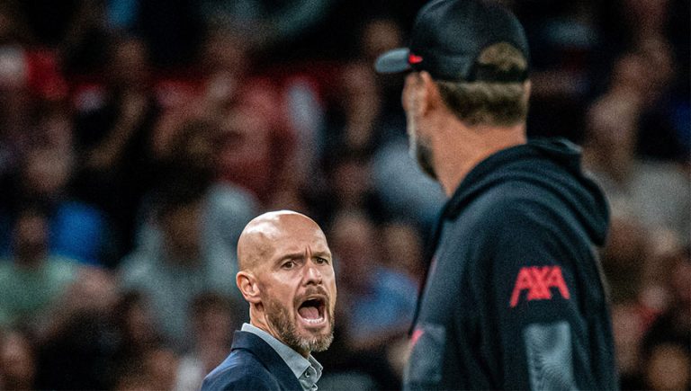 Liverpool y Manchester United pelean a billetazos por un campeón del mundo con Argentina