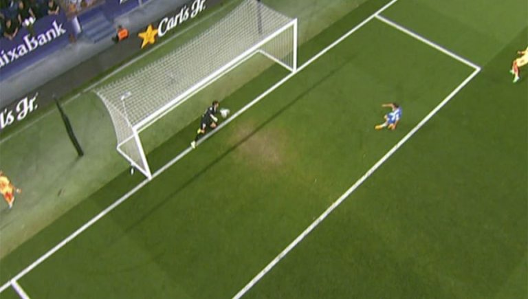 Video: ¿Entró? El gol “fantasma” de Griezmann que puede descender al Espanyol