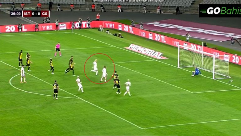 Video: Icardi intenta replicar el penal ‘indirecto’ de Messi y Suárez con pésimo final