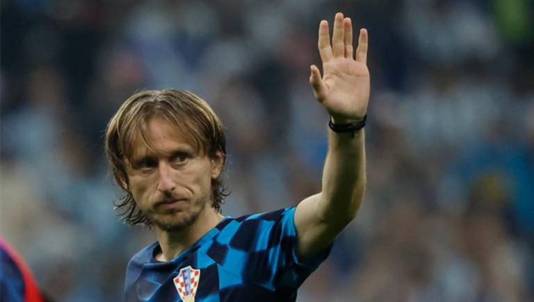 Luka Modric rompe el silencio y confirma su futuro tras no jugar con el Madrid