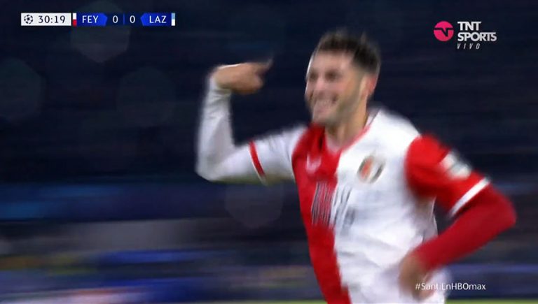 Video: el golazo con el que Santi Giménez debutó en la UEFA Champions League
