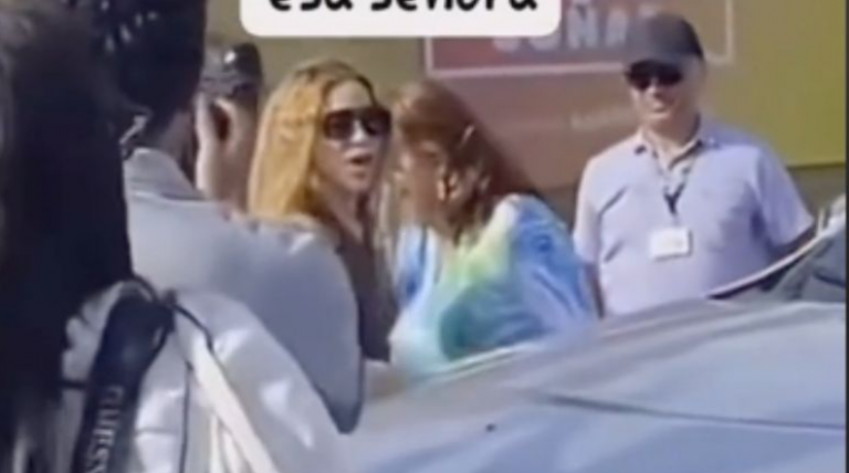 VIDEO: Shakira empuja a fan en la calle y causa indignación