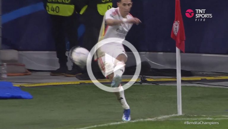 Video: el gol olímpico de Ángel Di María en la UEFA Champions League