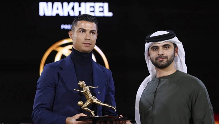 Cristiano Ronaldo manda un recado a Messi y Mbappé tras ganar el Globe Soccer Award